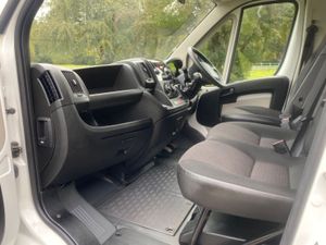 2019 Citroen Relay Curtainsider Van - Image 4