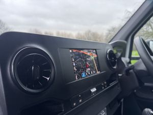 2021 Mercedes-Benz Sprinter Luton Box Van - Image 4