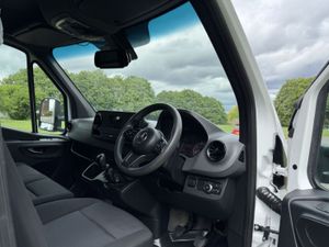 2022 Mercedes-Benz Sprinter Luton Box Van - Image 4