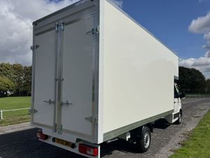 2022 Volkswagen Crafter Luton Box Van - Image 2