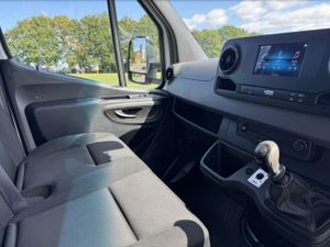 2021 Mercedes-Benz Sprinter Luton Box Van - Image 3