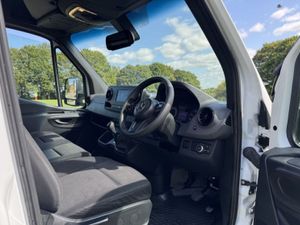 2021 Mercedes-Benz Sprinter Luton Box Van - Image 4