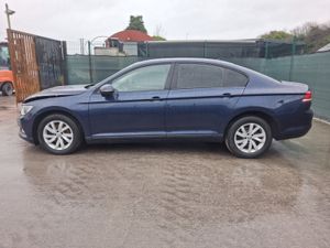 172 Volkswagen Passat  Blue Motion  1.6 TDI - Image 3