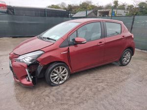 2019 Toyota yaris  Hybrid  Automatic - Image 2