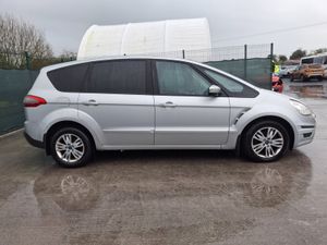 132 Ford S-Max  Zetec  2.0 Diesel - Image 2