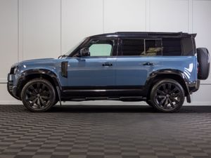 222 Land Rover Defender 110 D300 2 Seat Commercial - Image 3