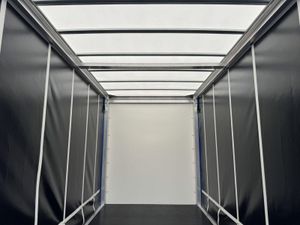 2021 Nissan NV400 CurtainSide Van - Image 2