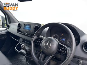 2021 Mercedes-Benz Sprinter Luton Box Van - Image 3