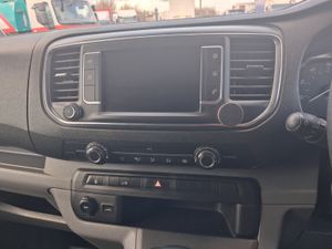 2019 Citroen Dispatch Panel Van - Image 4