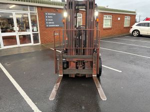 2017 Doosan 3 t Forklift - Image 2