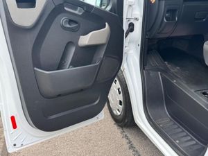 2018 Vauxhall Movano Dropside Van - Image 4