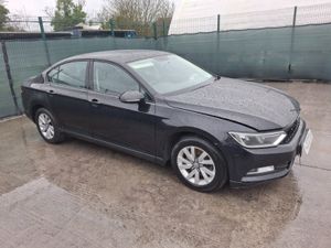 2016 Volkswagen Passat  TDI - Image 2