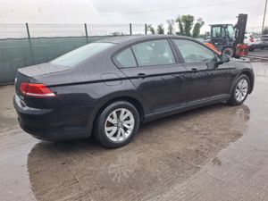 2016 Volkswagen Passat  TDI - Image 4