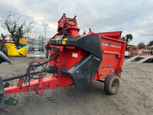2016 Kuhn Primor 3570M Bedder - Image 2