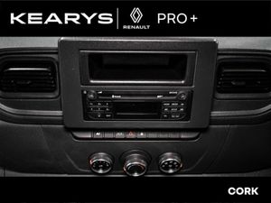 Renault Master LM35 135 Business MY22 INC VAT - Image 4