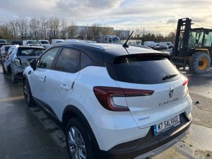 20 Captur Iconic Diesel 64km Drives - Image 4