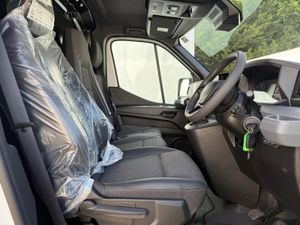 2020 Renault Master Low Loader Luton Box Van - Image 4