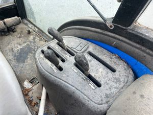 New Holland TC45 Compact Tractor - Image 4