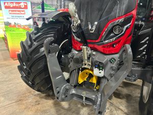 SHOWSTOPPING TRACTOR ! - Image 3