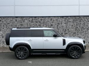2023 Land Rover Defender S 110 3.0D Black - Image 4