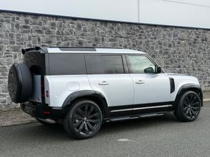 2023 Land Rover Defender S 110 3.0D Black - Image 3