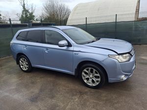 2014 Mitsubish Outlander Phev  Hybrid  A - Image 3