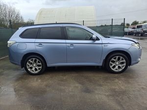 2014 Mitsubish Outlander Phev  Hybrid  A - Image 2