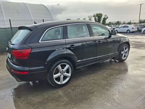 142 Audi Q7 S-Line  Quattro  7 seater  Automatic - Image 2