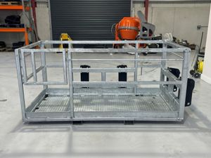 8x4 Safety cage / baskets Brackets Both Sides - Image 3