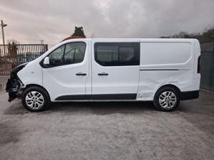 202 Renault Trafic Crew cab Sport - Image 2