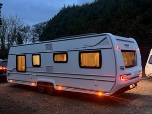 2022 Fendt Palace 700 Caravan - Image 4