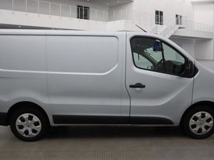 2023 Renault Trafic Low Roof Panel Van - Image 2