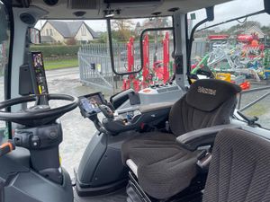 Valtra T235 Versu - 2,600 hrs - Just In - Image 3