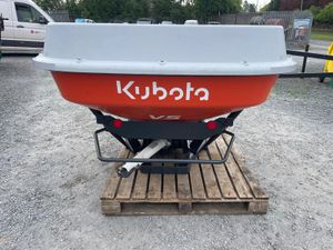 Kubota 1 Tonne Fertiliser Spreader - Image 2