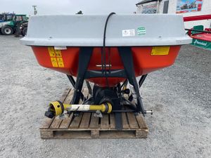 Kubota 1 Tonne Fertiliser Spreader - Image 4