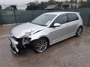 ?2015 Volkswagen Golf  1.2 tsi - Image 2