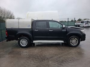 2016 Toyota Hilux  3.0 D4D - Image 3