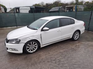 132 Volkswagen Passat Bluemotion Tdi Very Light Da - Image 2