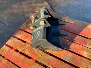 UNUSED 18" RHINIOX BUCKET....30mm PINS.....120v. - Image 4