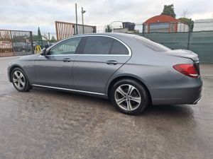 2017 Mercedes E-Class  220D  Avantgarde - Image 4