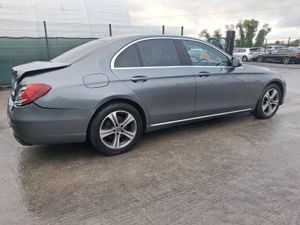 2017 Mercedes E-Class  220D  Avantgarde - Image 3
