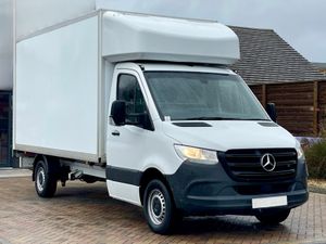 2023 Mercedes-Benz Sprinter Luton Box Van - Image 3