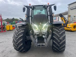 ✅ 2022 Valtra T235 Versu – High Spec | Low Hours - Image 4