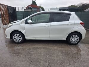 132 Toyota Vitz  1.0 Petrol  Automatic - Image 2