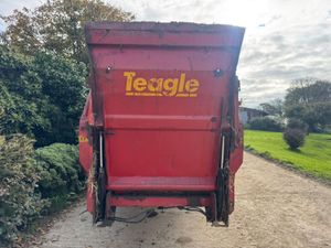 2015 Teagle 7100 Tomahawk Straw Bedder - Image 4