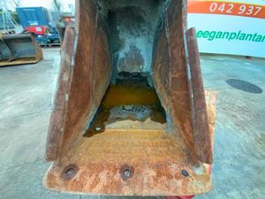 24" STRICKLAND BUCKET....80mm PINS.........HL2. - Image 2