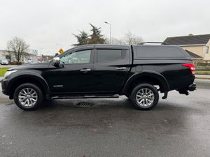 ABSOLUTELY IMMACULATE AND STUNNING 2016 L200 - Image 4
