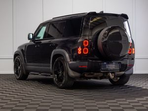 222 Land Rover Defender D300 SE 3 Seat Commercial - Image 4