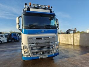 2021 Volvo FH500 6x2 Tag Axle - Image 2