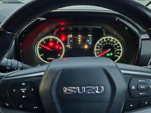 Isuzu D-Max 2023  ( Vat Included in price) - Image 4